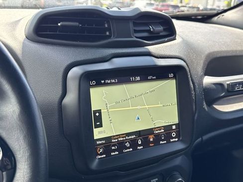 Used 2021 Jeep Renegade Latitude w/ Convenience Group AWD/4WD image 23