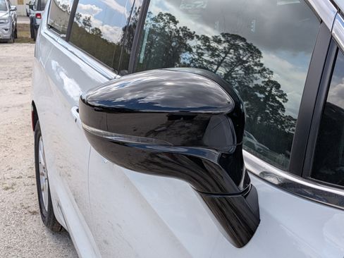 New 2025 Chrysler Pacifica Select image 11