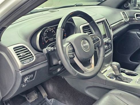 Used 2018 Jeep Grand Cherokee Overland image 15
