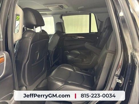 Used 2020 Cadillac Escalade Premium Luxury AWD/4WD image 27