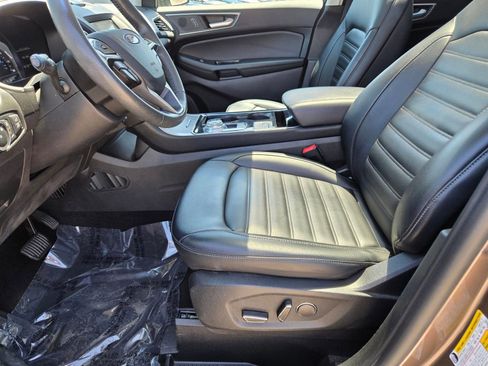 Used 2019 Ford Edge SEL w/ Equipment Group 201A FWD image 16