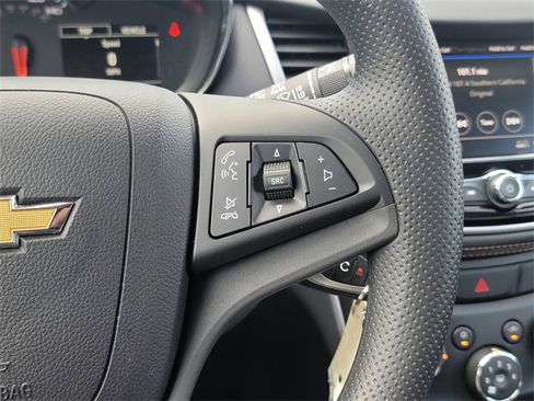 Certified 2022 Chevrolet Trax LS w/ Tint and Cruise Package image 32