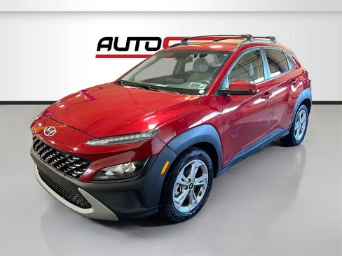 Used 2023 Hyundai Kona SEL image 3