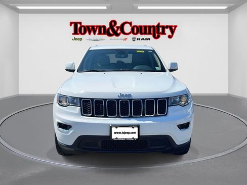 Certified 2022 Jeep Grand Cherokee Laredo E AWD/4WD image 3