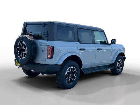 New 2026 Ford Bronco Outer Banks AWD/4WD image 5