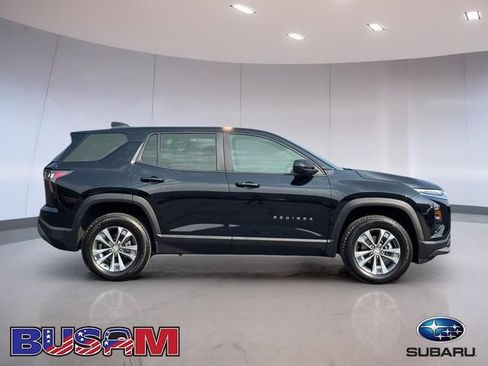 Used 2025 Chevrolet Equinox LT AWD/4WD image 3