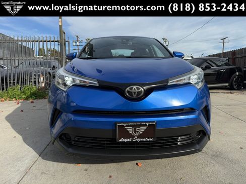 Used 2018 Toyota C-HR XLE image 2