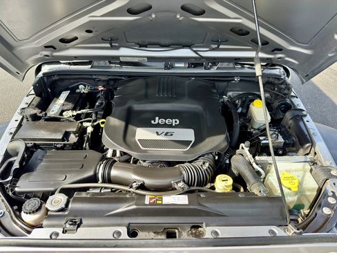 Used 2014 Jeep Wrangler Sport image 12