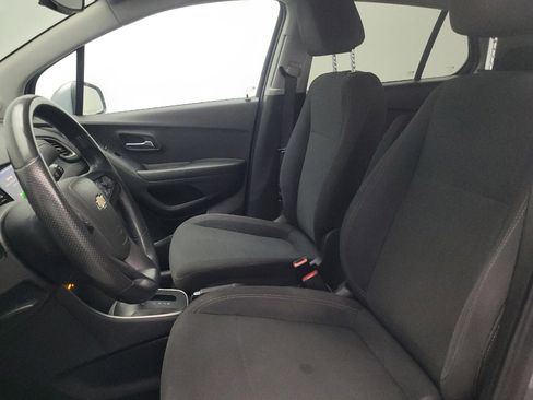 Used 2020 Chevrolet Trax LS w/ Tint and Cruise Package image 17