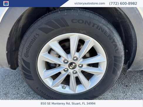 Used 2019 Kia Sorento FWD image 9
