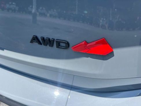 Certified 2025 Nissan Rogue SV AWD/4WD image 12
