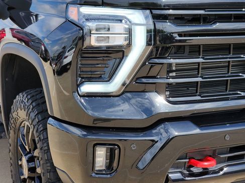 Used 2025 Chevrolet Silverado 2500 LT w/ Trail Boss Package image 14