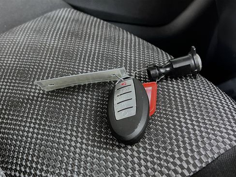 Used 2017 Nissan Rogue Sport SV w/ SV Premium Package image 36