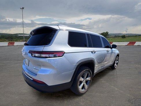 Used 2021 Jeep Grand Cherokee L Limited RWD image 3