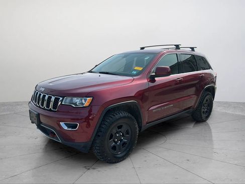 Used 2019 Jeep Grand Cherokee Laredo AWD/4WD image 9