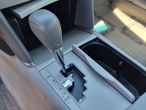 Used 2011 Toyota Camry LE FWD image 17