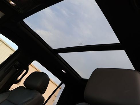 Used 2021 Chevrolet Tahoe LT w/ LT Signature Package image 23