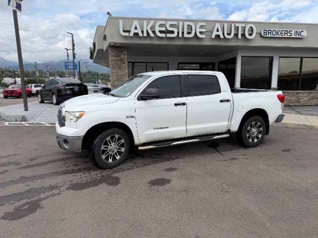 Used 2013 Toyota Tundra 4x4 CrewMax w/ SR5 Pkg image 3