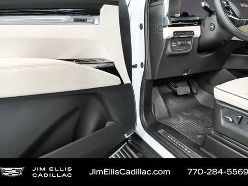 Used 2026 Cadillac Escalade Sport w/ Touring Package AWD/4WD image 7