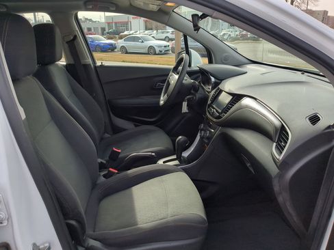 Used 2017 Chevrolet Trax LS image 31
