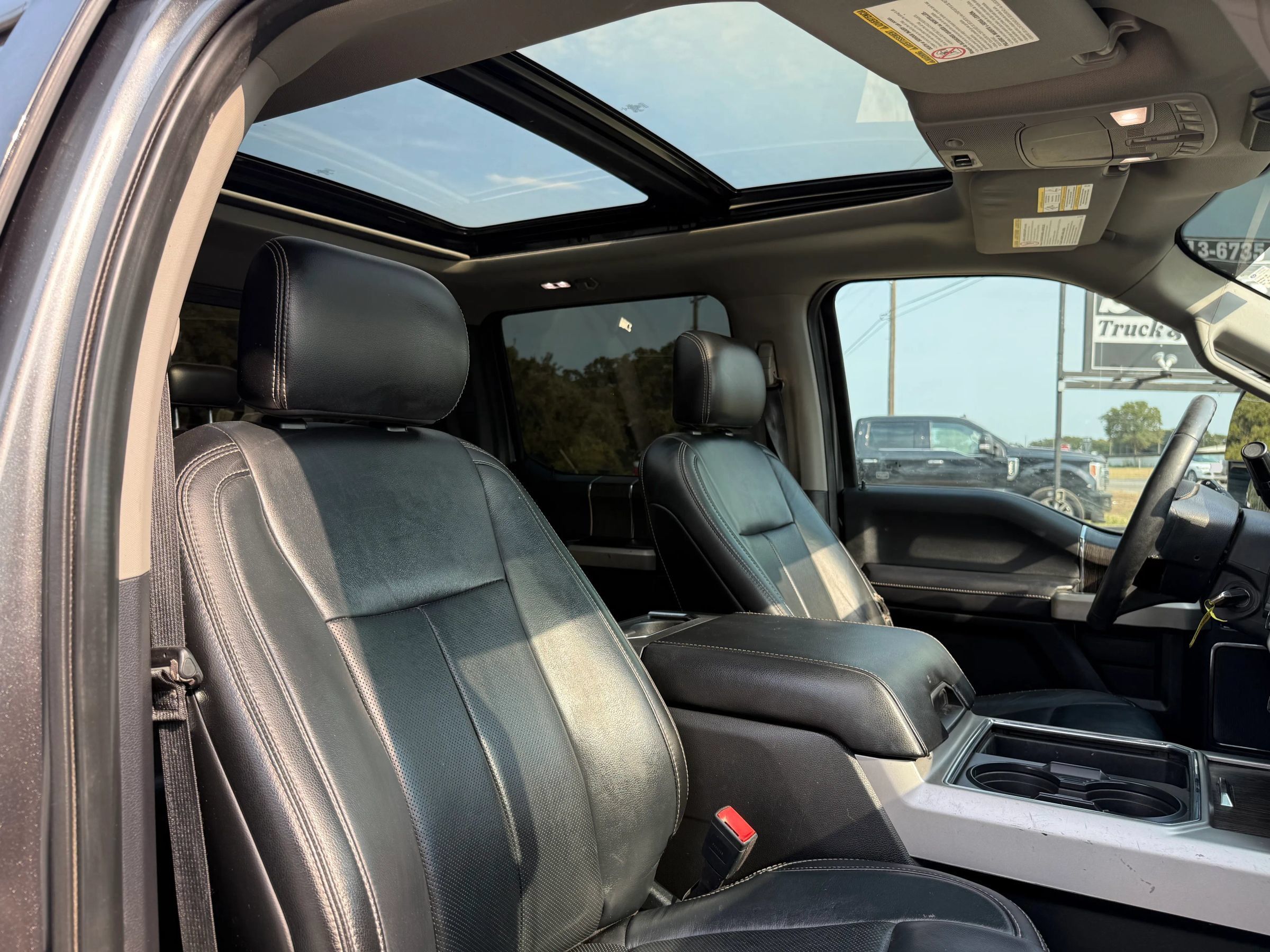 Used 2020 Ford F350 Lariat w/ Lariat Value Package AWD/4WD image 16