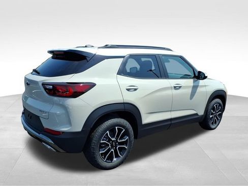 New 2026 Chevrolet TrailBlazer ACTIV FWD image 3
