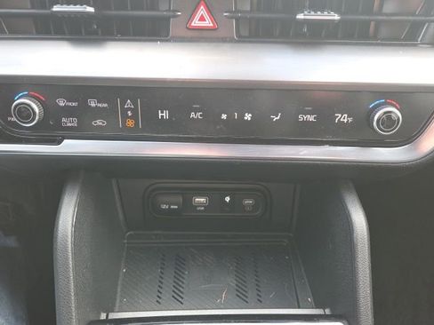 Used 2025 Kia Sportage EX image 33