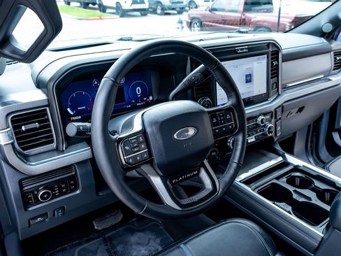Used 2025 Ford F350 Platinum image 17