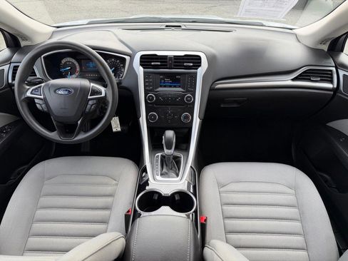 Used 2014 Ford Fusion S image 22