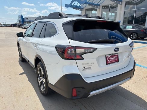 Used 2022 Subaru Outback Limited image 5