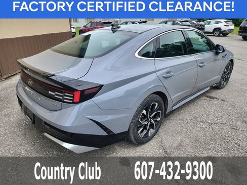 Certified 2025 Hyundai Sonata SEL AWD/4WD image 8