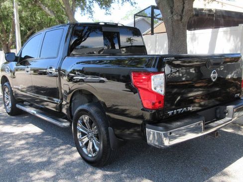 Used 2017 Nissan Titan SV RWD image 3