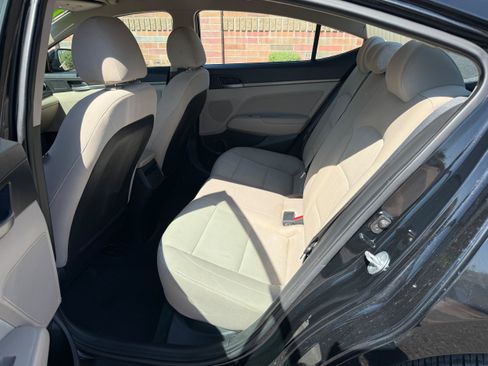 Used 2017 Hyundai Elantra SE FWD image 7