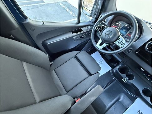 Used 2024 Mercedes-Benz Sprinter 3500 image 32