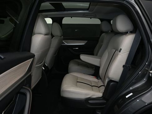 Used 2024 MAZDA CX-90 3.3 Turbo w/ Premium Package image 15