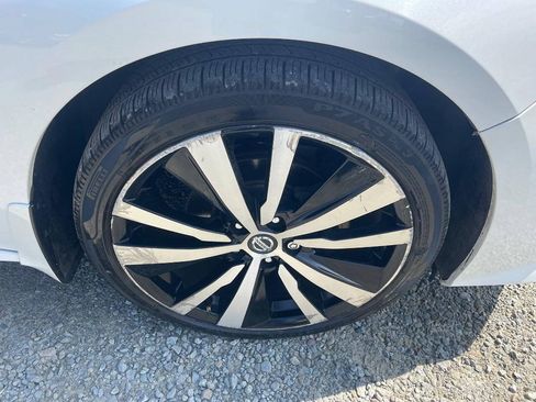 Used 2019 Nissan Altima 2.5 SR w/ SR Premium Package AWD/4WD image 30
