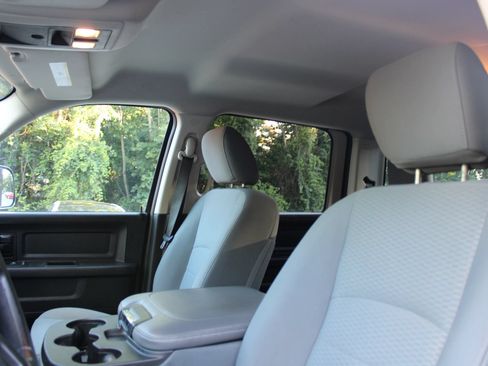 Used 2016 RAM 3500 Tradesman w/ Chrome Appearance Group RWD image 26