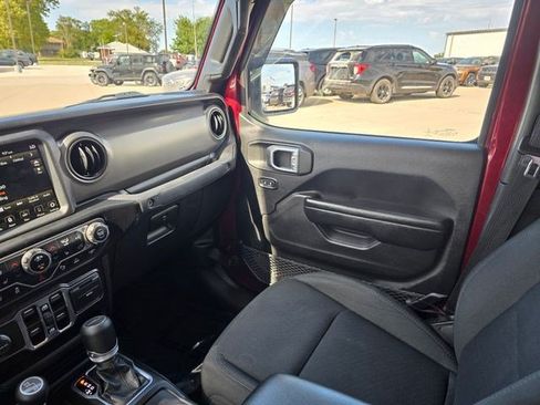 Used 2021 Jeep Gladiator Sport AWD/4WD image 32