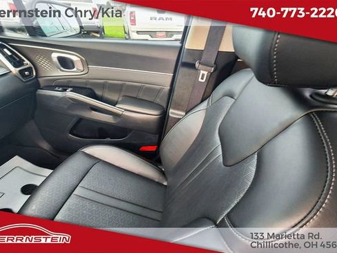 Used 2023 Kia Sorento SX AWD/4WD image 11