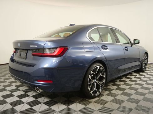 Certified 2025 BMW 330i Sedan RWD image 3