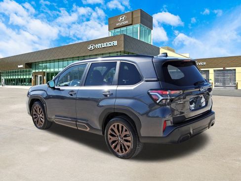 Used 2025 Subaru Forester Sport image 8