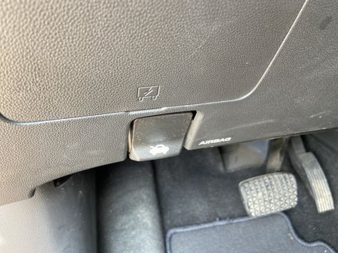 Used 2024 Buick Encore GX Preferred FWD image 45