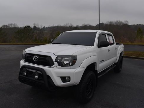 Used 2012 Toyota Tacoma TRD Off-Road image 2