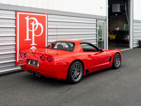 Used 2001 Chevrolet Corvette Z06 w/ Memory Pkg RWD image 31
