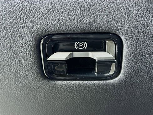 Used 2025 Mercedes-Benz S 63 AMG S image 10