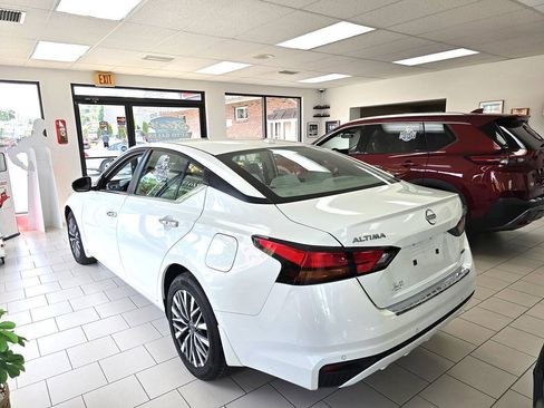 Used 2023 Nissan Altima 2.5 SV AWD/4WD image 10