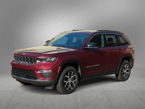Used 2024 Jeep Grand Cherokee Limited image 4