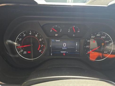 Used 2020 Chevrolet Camaro LT RWD image 12