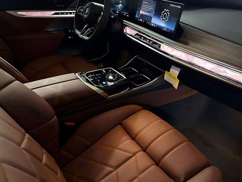 New 2026 BMW i7 xDrive60 image 27