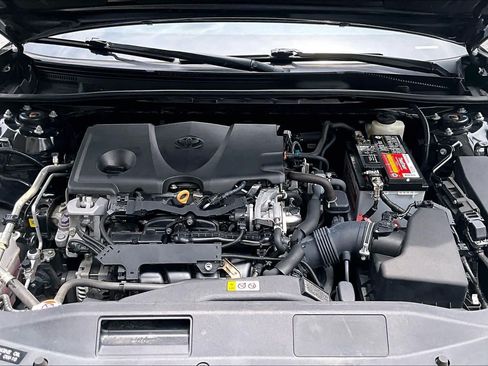 Used 2020 Toyota Camry SE FWD image 31